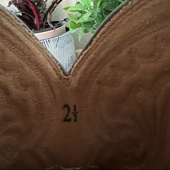 Ariat Kids Boots in Brown and Tan - Picture 13 of 13